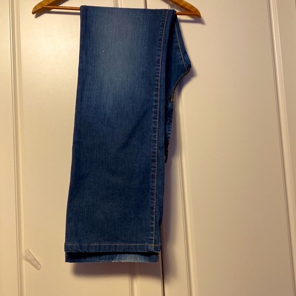 LACOSTE JEANS Sz 42 . - Picture 14 of 15